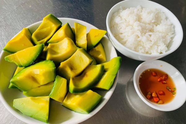 Những mùa bơ đi qua
